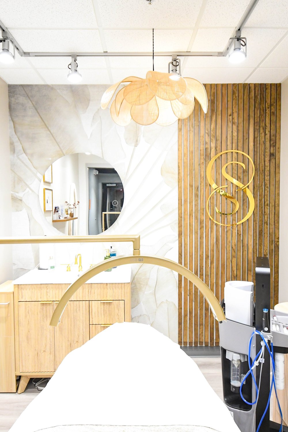 A commercial project by Lively Luxury Designs