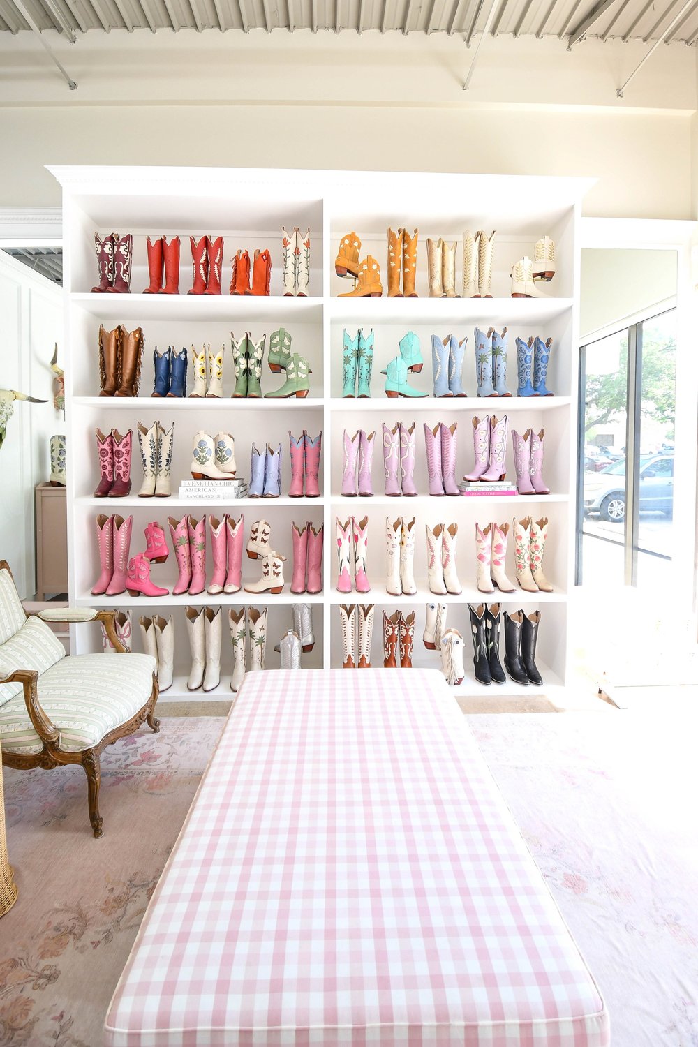 A commercial project by Lively Luxury Designs