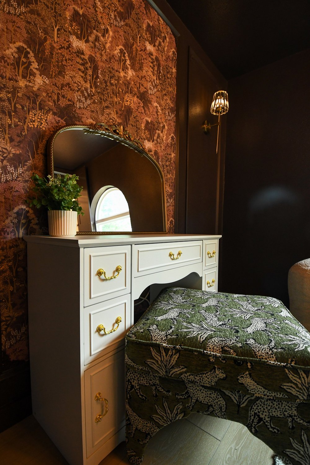 A Dressing Room Designed to Impress, Dallas, TX